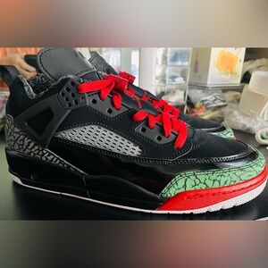 Jordan Spizike LowBlack Classic Green White Varsity Red.Brand New. No Box.